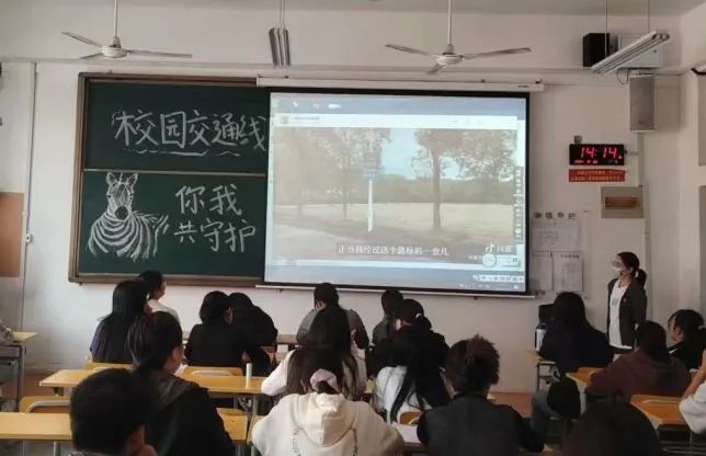 c3f52696f9d827ba5315c8542a1a72e1.jpg c3f52696f9d827ba5315c8542a1a72e1.jpg